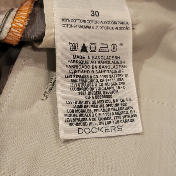 Dockers Straight Fit Khaki Shorts - Picture 4 of 4